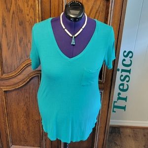 Tresics green short sleeve v-neck tee shirt top. Sz: M